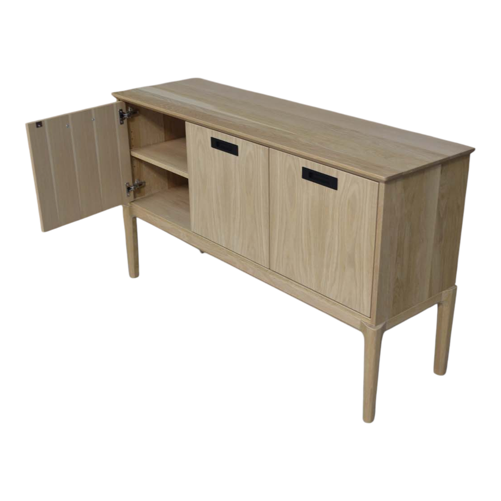 Vaasa sideboard 18" x 60" x 35" 3 door